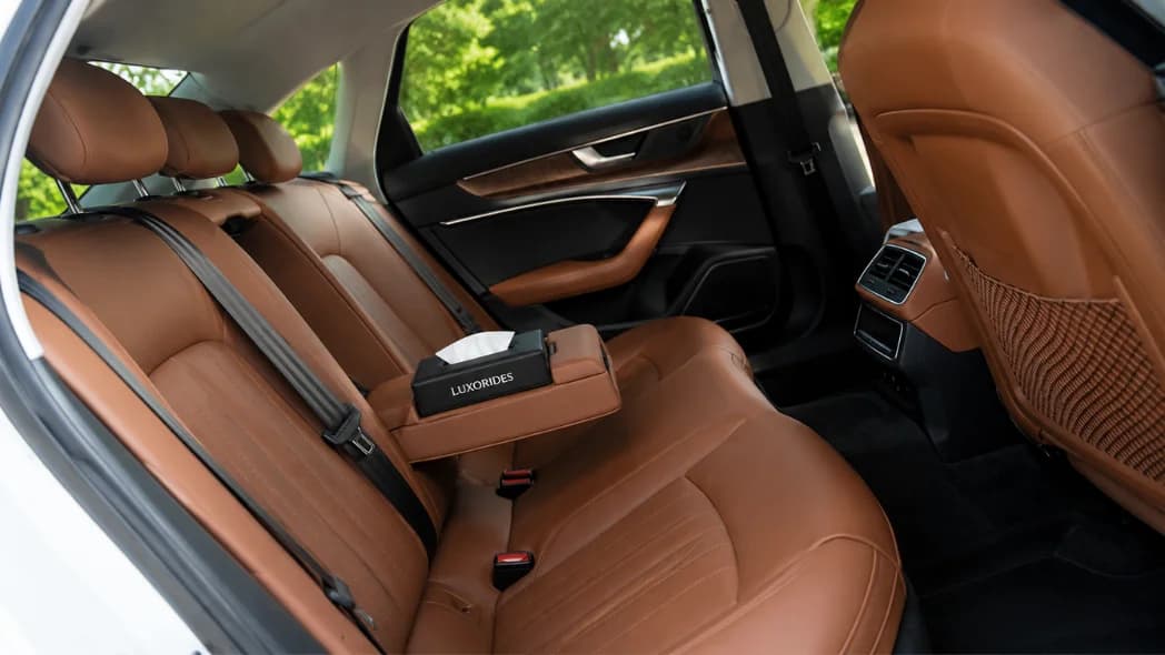 Audi Q7 cabin interior 2