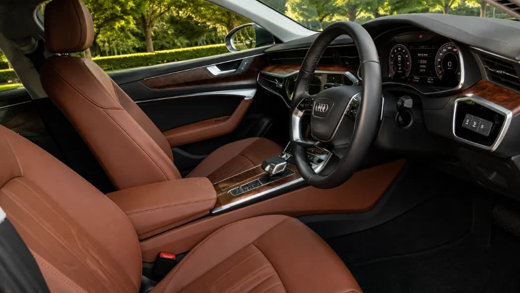 Audi Q7 cabin interior 3