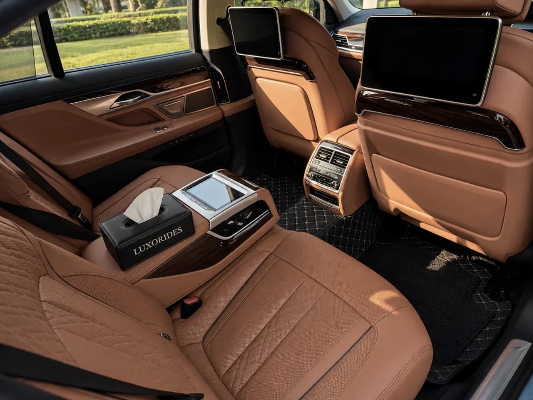 BMW 7 Series cabin interior 3