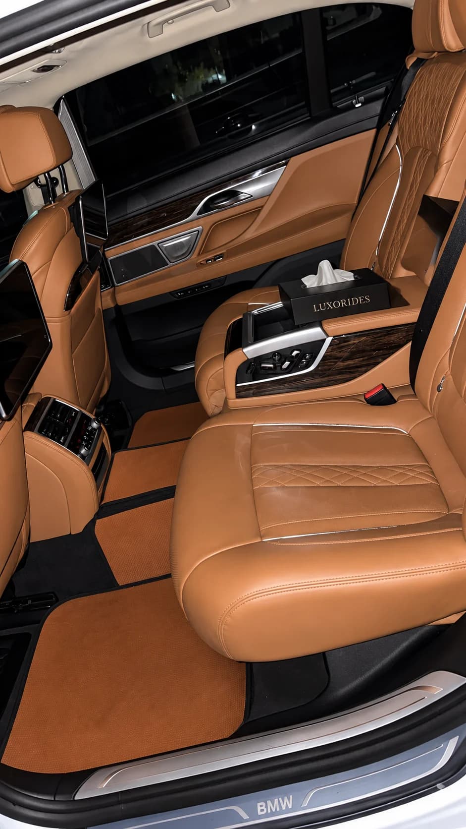 BMW X7 cabin interior 3