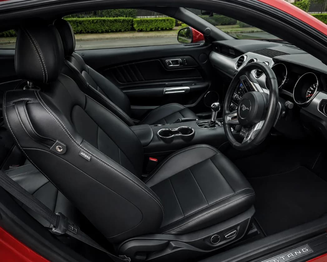 Ford Mustang GT cabin interior 3