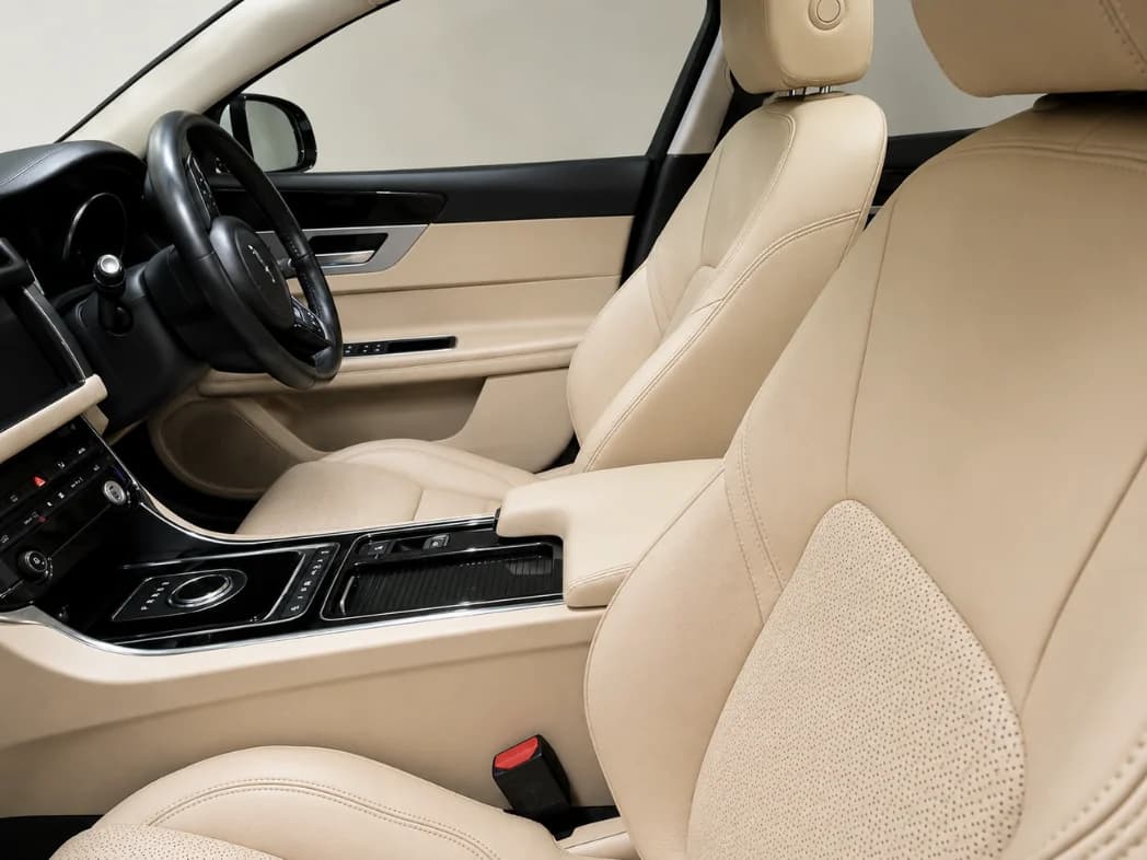 Jaguar XF cabin interior 1