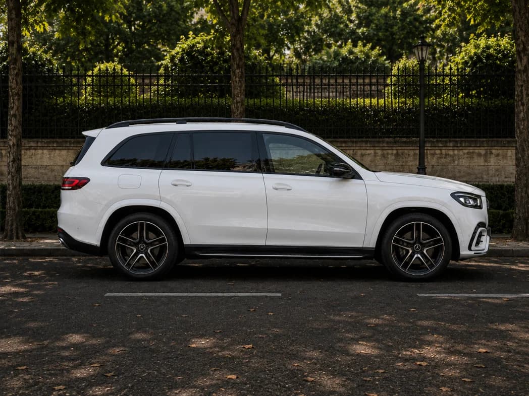 Mercedes-Benz GLS 450 exterior view 1