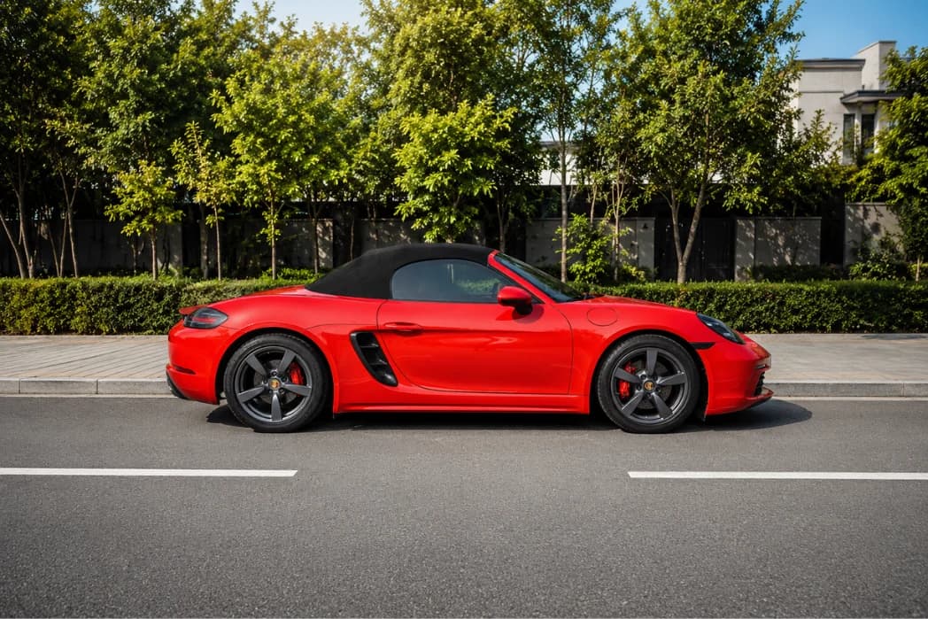 Porsche 718 Boxster exterior view 1