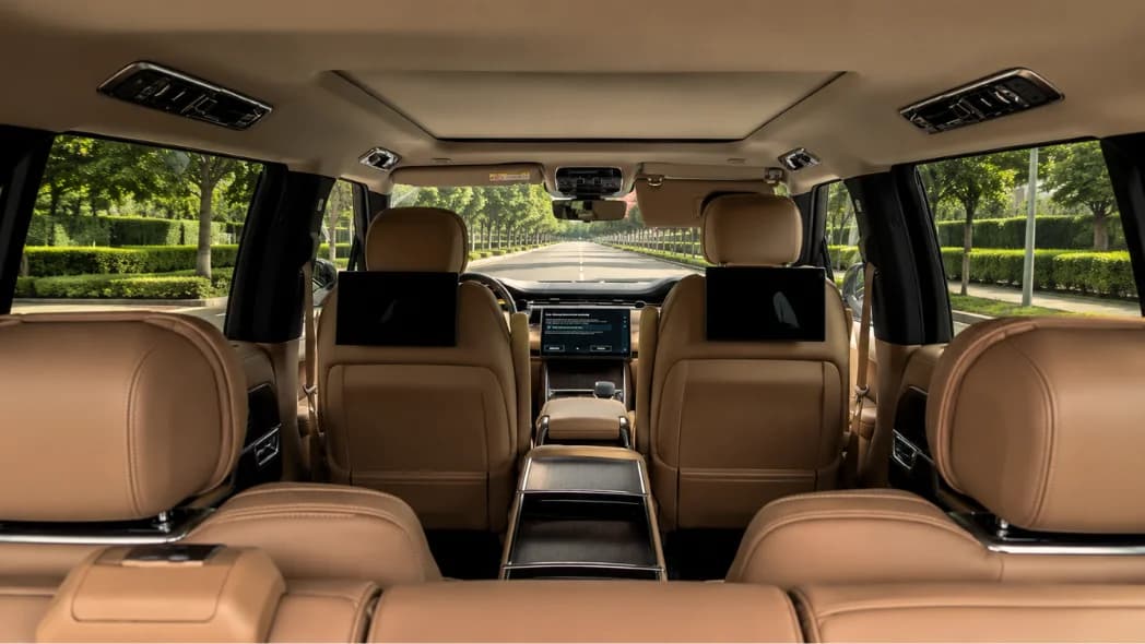 Range Rover Vogue Autobiography WHITE cabin interior 2